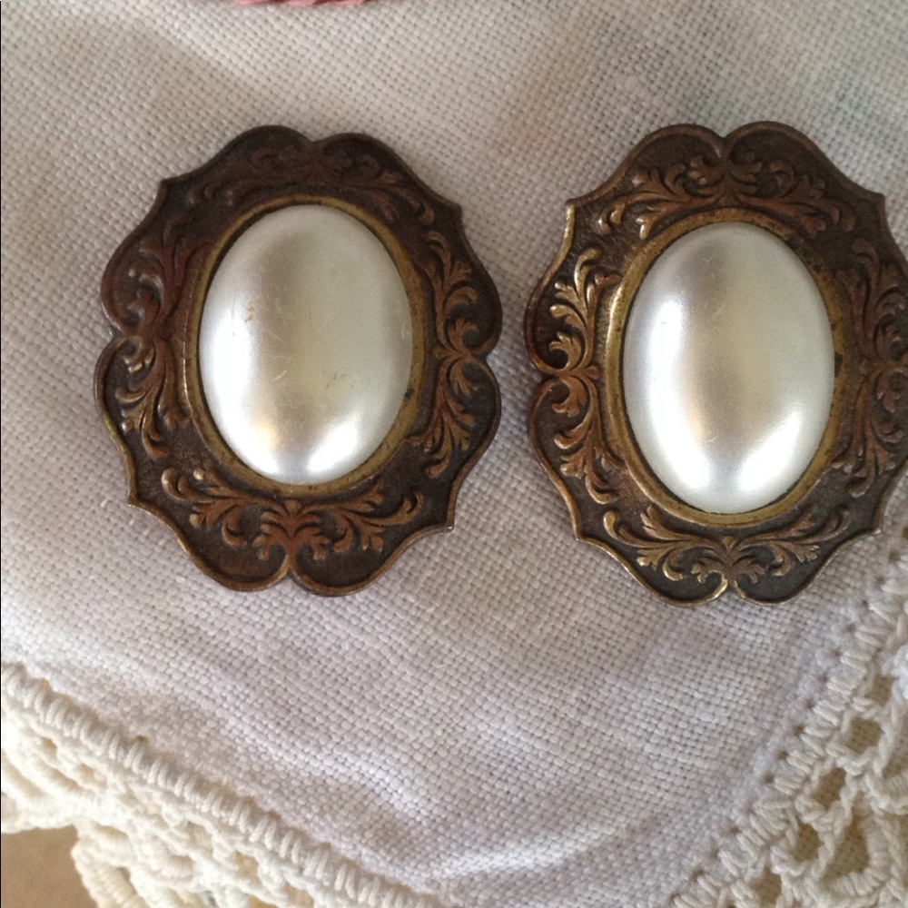 Pearl and bronze tone earrings